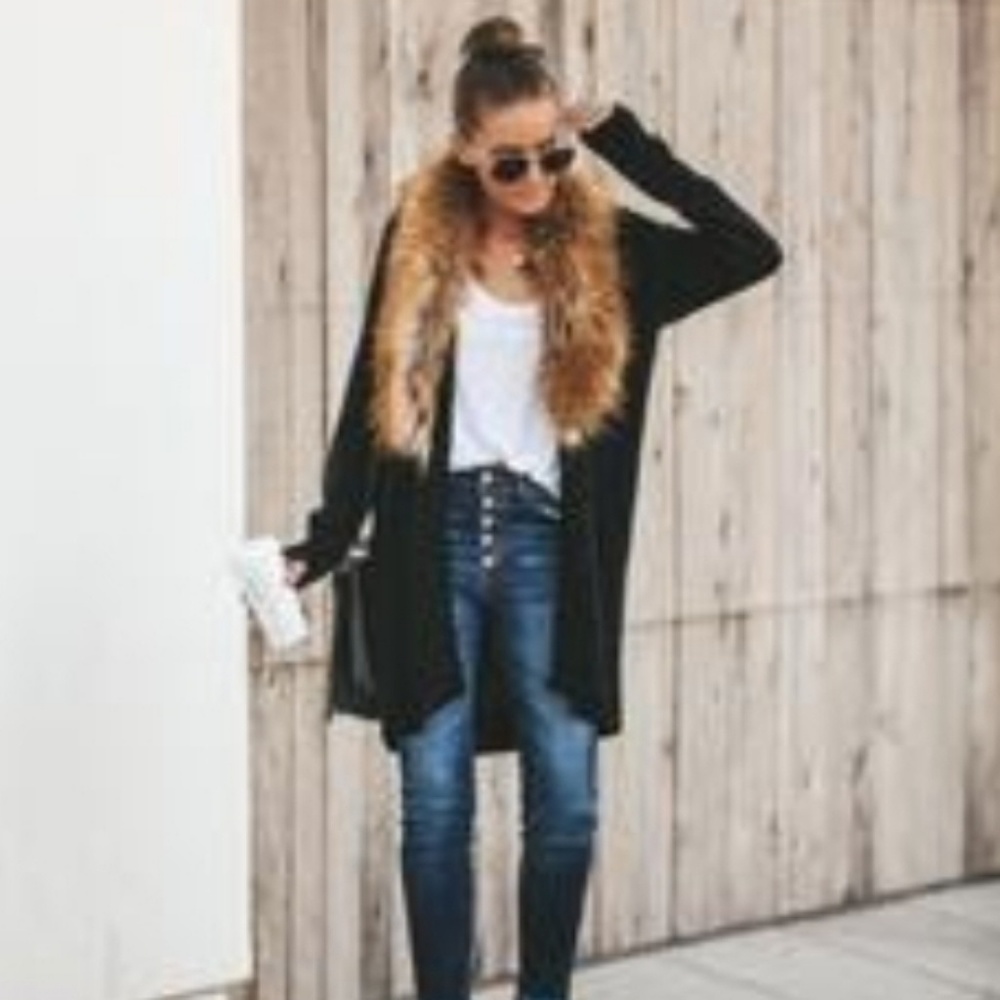 Black cardigan with detachable faux fur collar